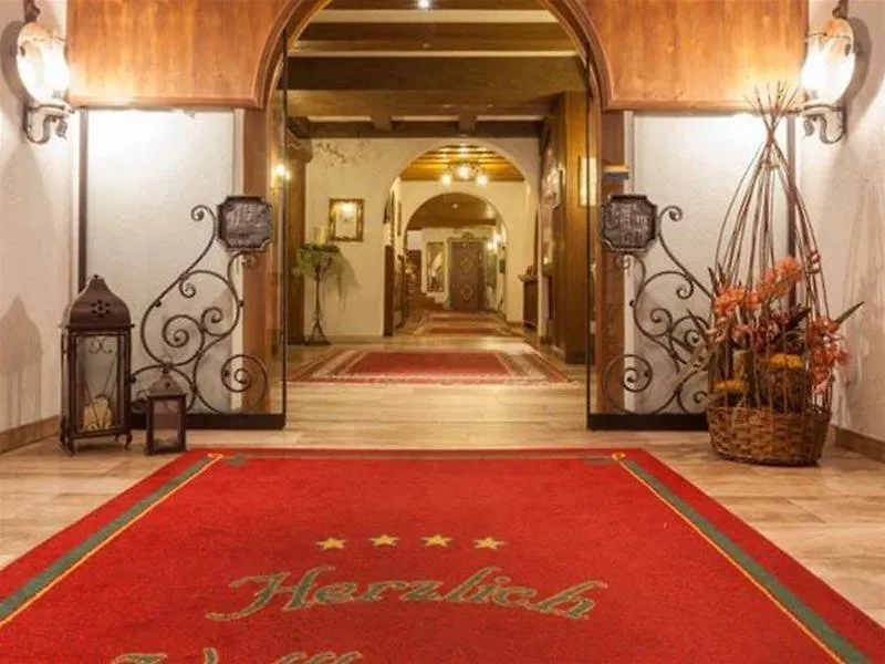 Hotel Donnerhof Fulpmes 4*,